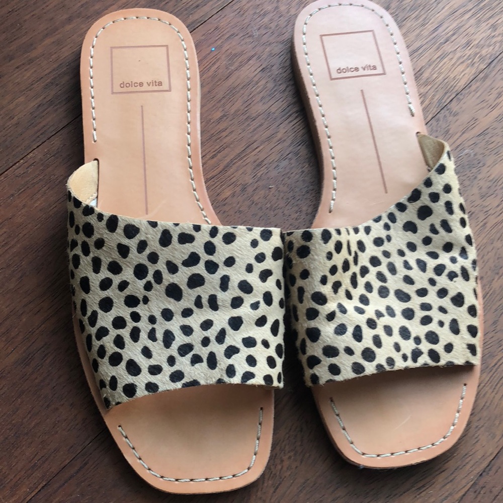 Never been worn Leopard Dolce Vita Slides.